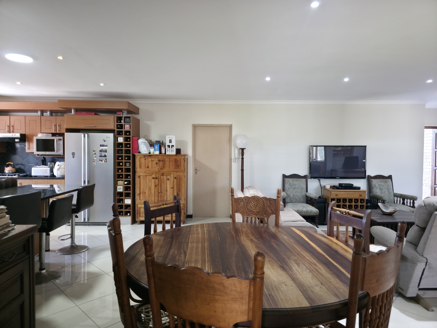 3 Bedroom Property for Sale in Wavecrest Eastern Cape